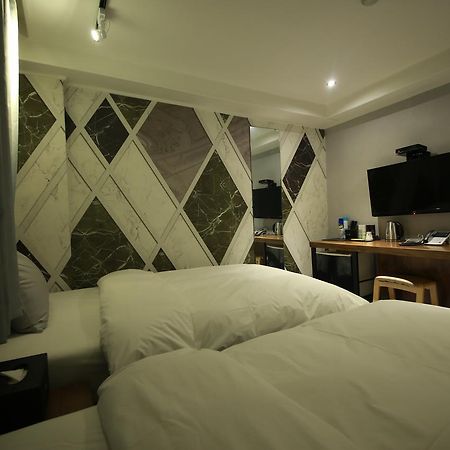 Hotel Blanc In Cheongju Exterior photo